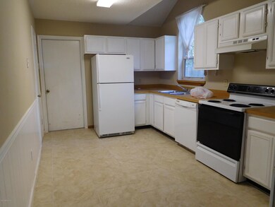 7799 Hunters Lake Cir S, Jacksonville, FL 32210 - photo 2