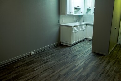 Room for dining room table and open kitchen concep