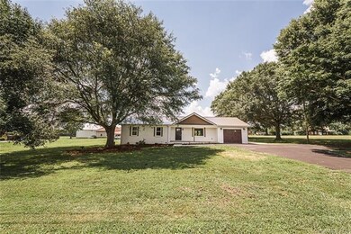 124 Gays Chapel Rd, Statesville, NC 28625 - photo 3