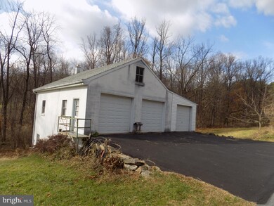 227 Crow Hill Rd, Barto, PA 19504 - photo 4