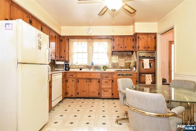 61 Mackay Ave, Waldwick, NJ 07463 - photo 3