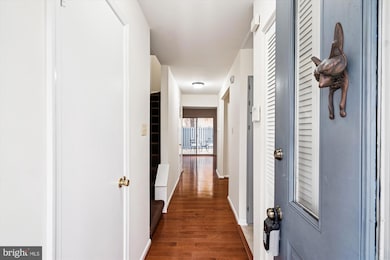 5822 Humblebee Rd, Columbia, MD 21045 - photo 2