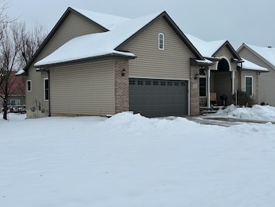 314 W Hudson St, Princeton, IL 61356 - photo 2