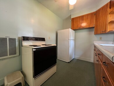 117 W Stewart St, Swayzee, IN 46986 - photo 4