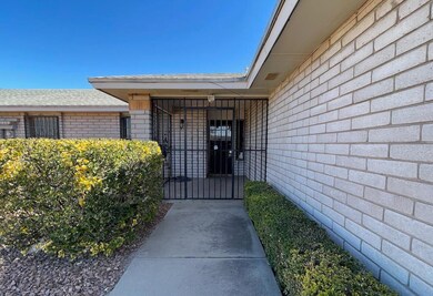1852 Jack Nicklaus Dr, El Paso, TX 79935 - photo 2