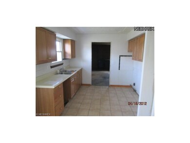 773 Dunny Ave, Sheffield Lake, OH 44054 - photo 4