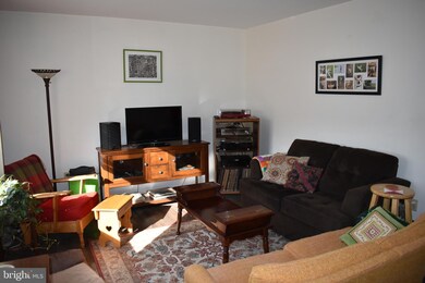 2027 Clinton Ave, Chambersburg, PA 17201 - photo 3