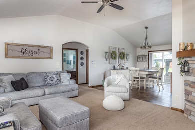 W5724 Jochmann Dr, Appleton, WI 54915 - photo 7