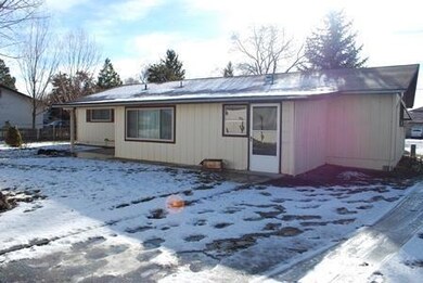 2851 SW Timber Ave, Redmond, OR 97756 - photo 2