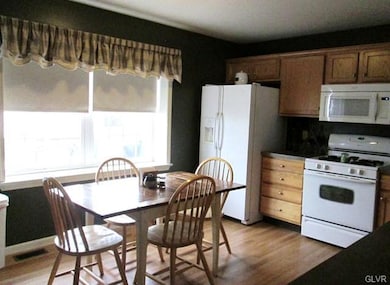 342 S Oak St, Freemansburg, PA 18017 - photo 4