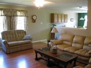 nice open concept living area