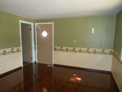 103 Toro Cir, Carpentersville, IL 60110 - photo 2