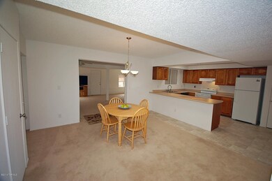 Dining Area & Kitchen