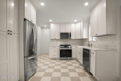 14-web-or-mls-154-henry-st