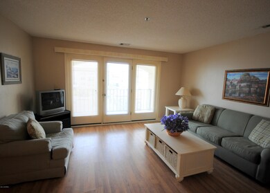 Living area-other view2