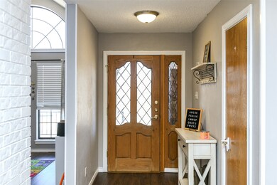 209 Bradford Ct, Hurst, TX 76053 - photo 3