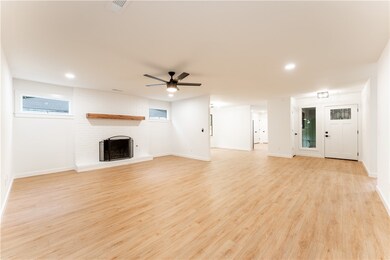 1010 W Linden St, Rogers, AR 72756 - photo 7