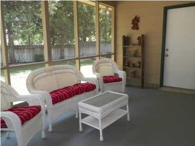 Awesome screen porch!
