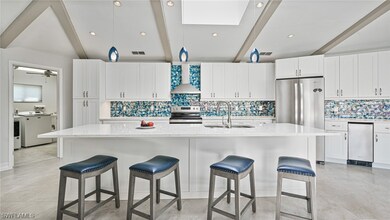  WHAT A GORGEOUS KITCHEN!  THE BACKSPLASH IS AMAZI