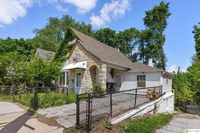 712 Bancroft St, Omaha, NE 68108 - photo 2