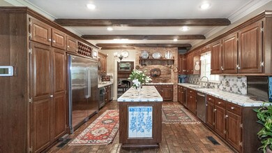 2090 Giles-Hightower - Beautiful Kitchen