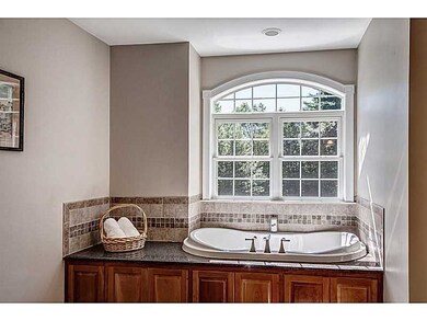 Master Bath/Spa. 1st floor master bathroom