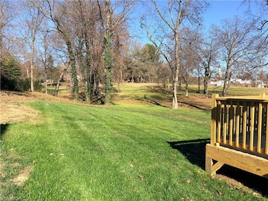 16 W Colonial Dr, Thomasville, NC 27360 - photo 4