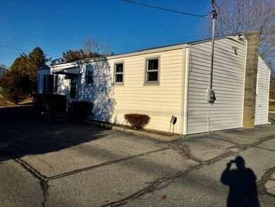 568 Russells Mills Rd, South Dartmouth, MA 02748 - photo 2