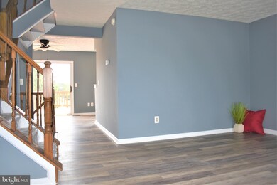 13329 Burkitts Rd, Fairfax, VA 22033 - photo 6