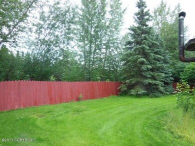 111-135330 Back Yard