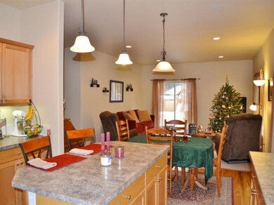 20321 Aberdeen Dr, Bend, OR 97702 - photo 2