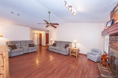 11314 S 1st St, Jenks, OK 74037 - photo 4