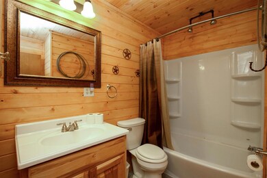 4418_phoenix_st_MLS_HID1084284_ROOMbathr