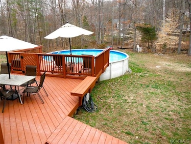 Huge private back yard, and lower deck with built-
