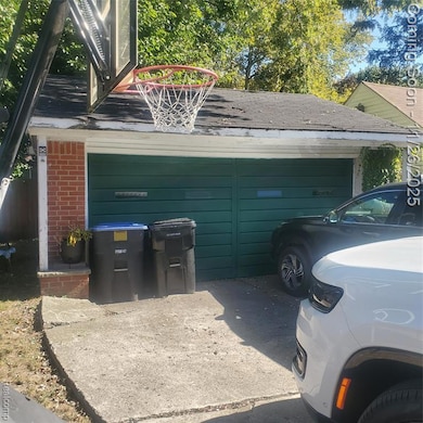 16214 Shaftsbury Ave, Detroit, MI 48219 - photo 6