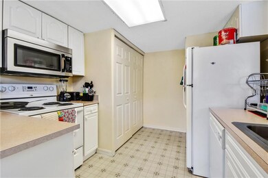 338 Australian Way unit 124, Davenport, FL 33897 - photo 3