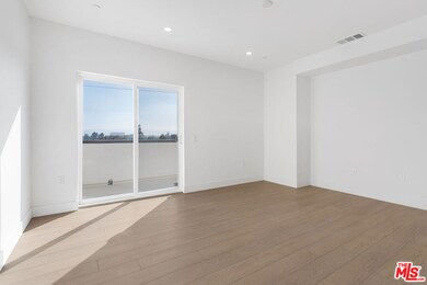 11218 W Lyon Ln, Los Angeles, CA 91606 - photo 4