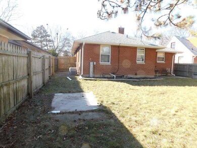 331 N Elmwood Ave, Waukegan, IL 60085 - photo 2
