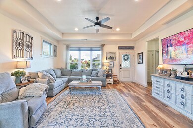 402 Waterside Dr, Central Point, OR 97502 - photo 4