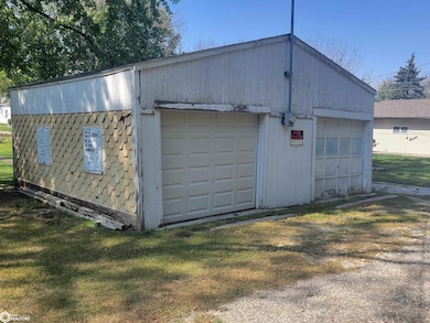 312 S Cadwell Ave, Eagle Grove, IA 50533 - photo 2