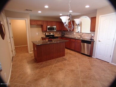Eat-In kitchen