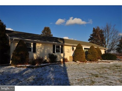 2192 W Dell Rd, Bath, PA 18014 - photo 2