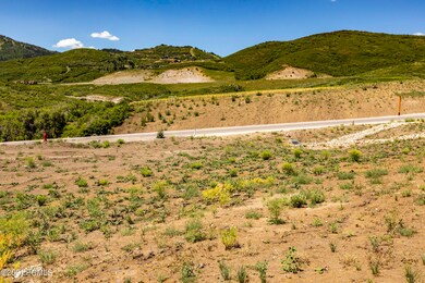 2_Land-Lot_high_3711666