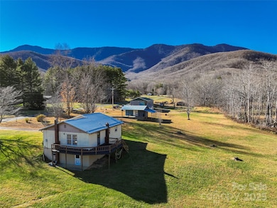 1879 White Oak Rd, Burnsville, NC 28714 - photo 3