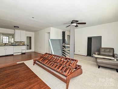 2733 Palm Ave, Charlotte, NC 28205 - photo 5