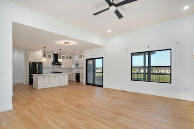 679 N Fox Hill Cir-8