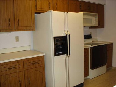 Kitchen. This fully equipped eat in kitchen has a 