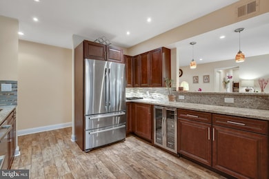 11415 Commonwealth Dr unit 302, Rockville, MD 20852 - photo 5