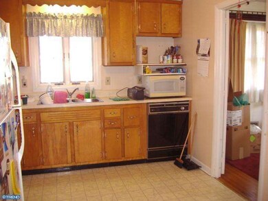 445 Parkview Dr, Mount Holly, NJ 08060 - photo 6