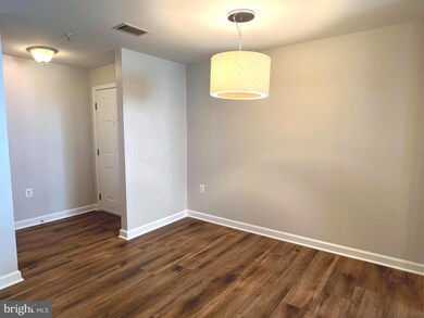 4111 S Four Mile Run Dr unit 401, Arlington, VA 22204 - photo 3